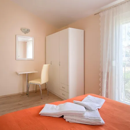 Апартаменты Bezauberndes Mit Grossem Pool, Privatem Balkon, Bbq, Nur 800 Meter Zum