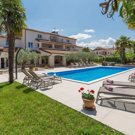 Bezauberndes Mit Grossem Pool, Privatem Balkon, Bbq, Nur 800 Meter Zum Apartment